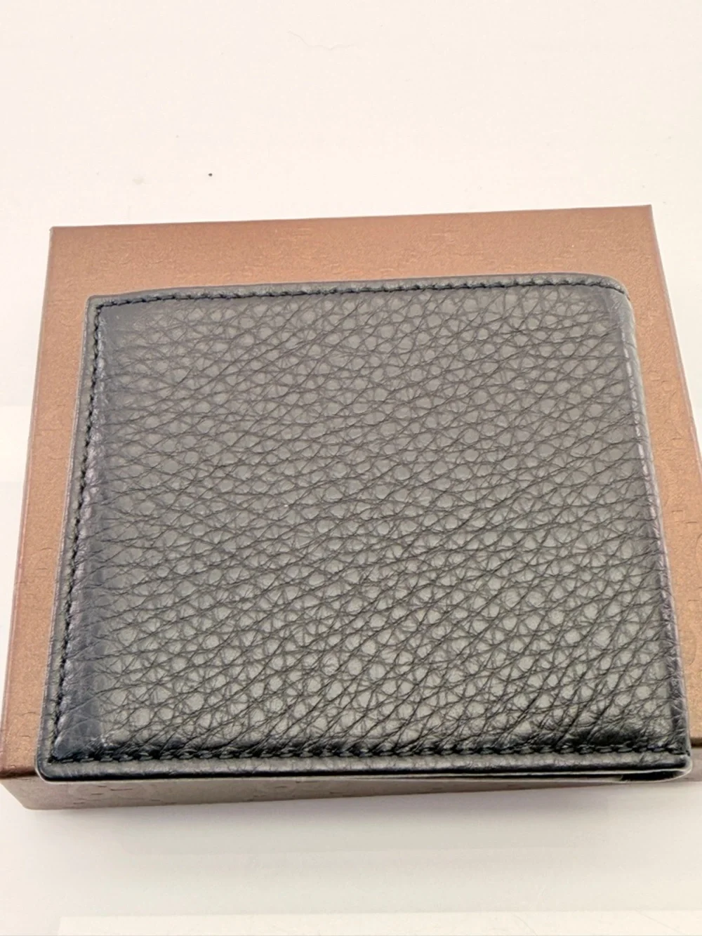 Gucci Black Textured Leather Men’s Black Bifold Wallet New